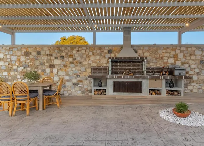 Villa Alkis Dream With Jacuzzi